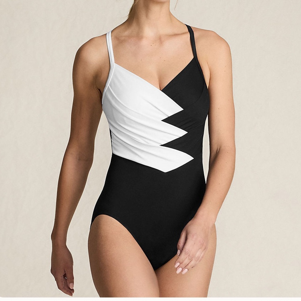 Lands’ End Women’s Black and White One Piece Slendersuit Swimsuit - size 8D